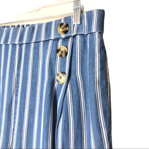 Appraisal Striped Crop Trousers - Picture 4 of 12